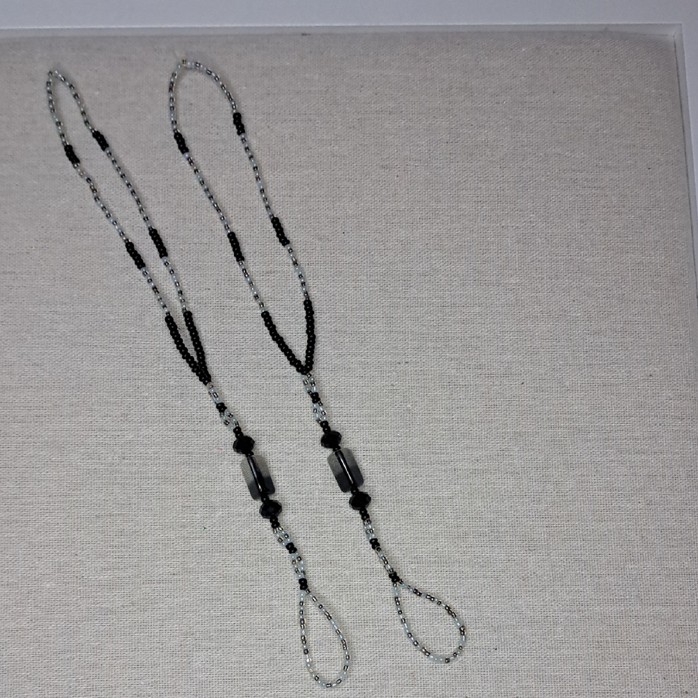 Elegant Black and Silver Beaded Eyeglasses Lanyard?